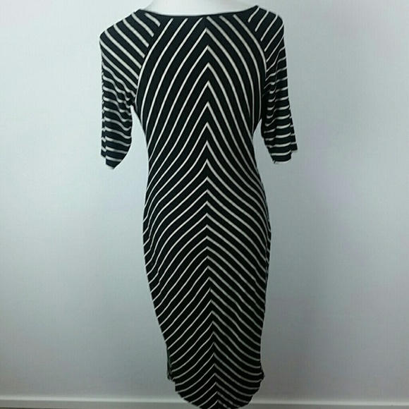 JESSICA SIMPSON l Striped Slim Knit Dress E1 - Picture 2 of 7